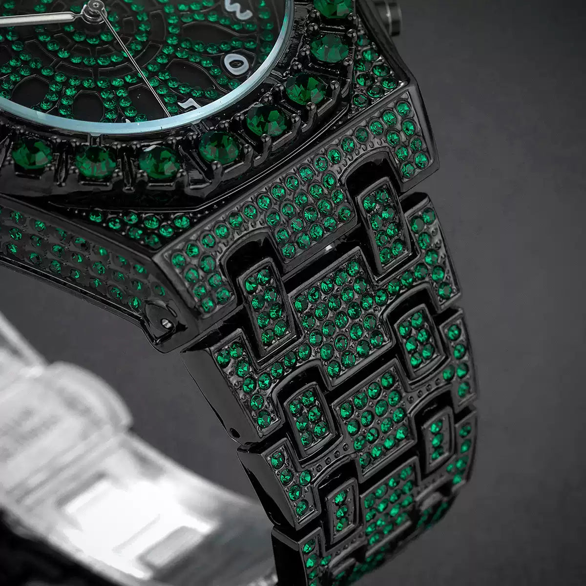 Full Diamond / European & American Hip-Hop / Starry Sky / Wristwatch / Fashion Trendy / Waterproof / Green Diamond Watch