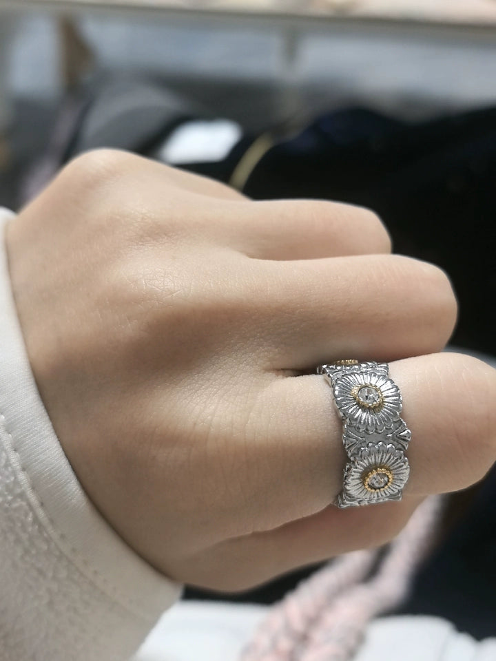 Vintage Daisy Flower Stackable Ring – Retro Engraved Floral Band